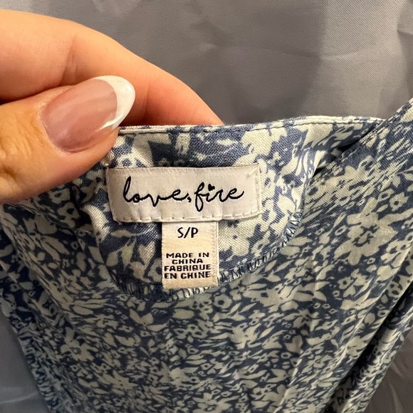 Dress - Picture 3 of 4